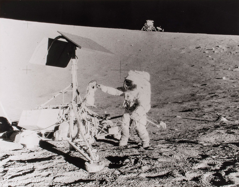 Illustration for article titled The crappy photos of NASA's golden era you never get to see